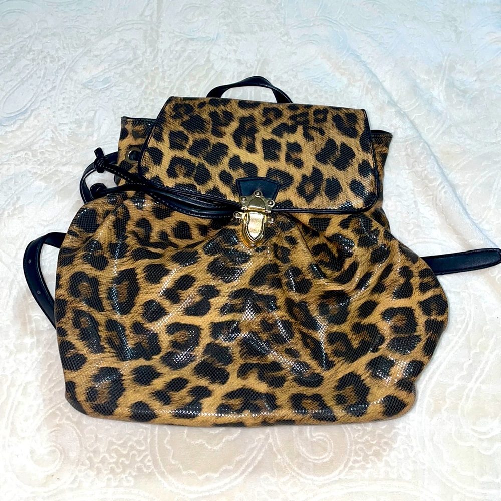 Leopard back pack